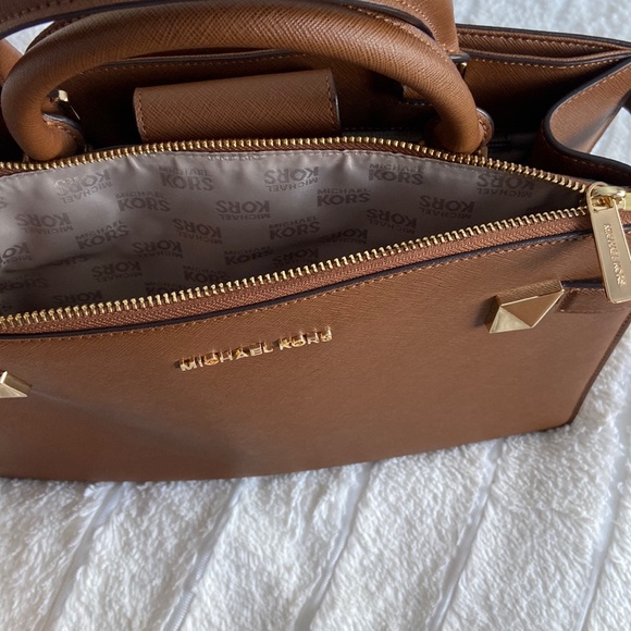 Michael Kors MK Cognac Leather Handbag with Gold Hardware - Picture 9 of 9